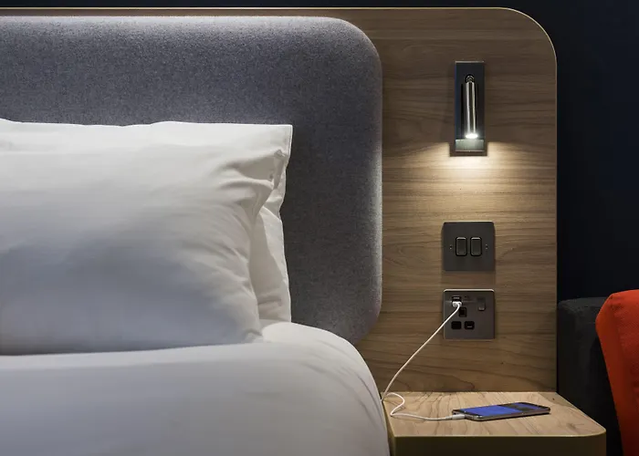 Holiday Inn Express - Fleet By Ihg